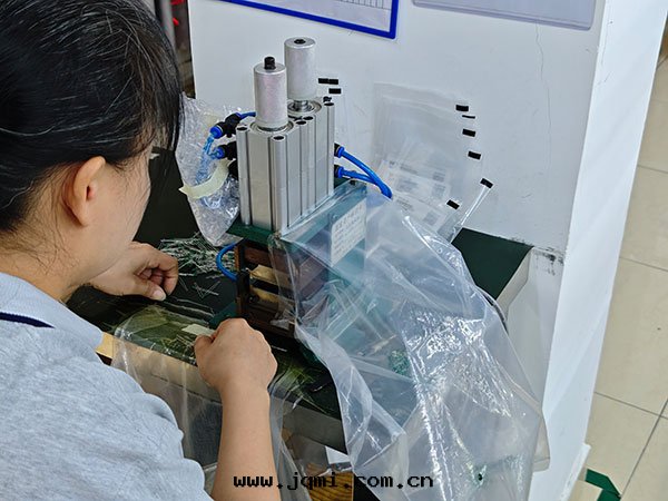 風(fēng)力發(fà)電(diàn)機(jī)轴承測温(wēn)温(wēn)度(dù)傳感(gǎn)器